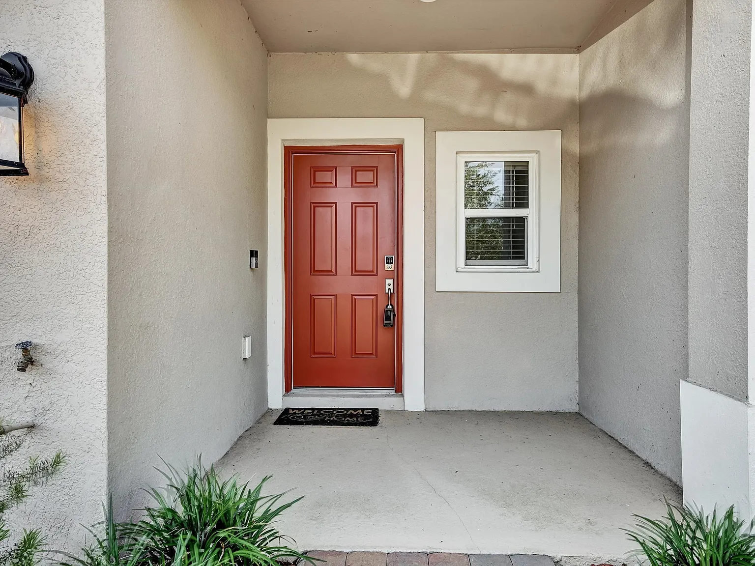 3 bed, 2.5 bath, 1365 sqft, $2,000 — Photo 3