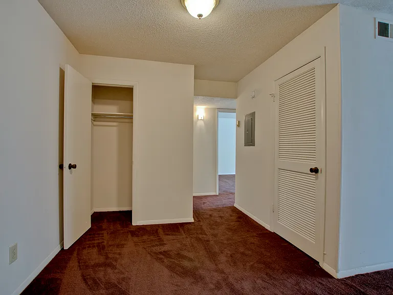 690 Julia St NW — Photo 8