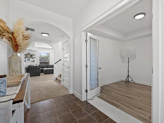3rd image of 3158 Hickory Ave