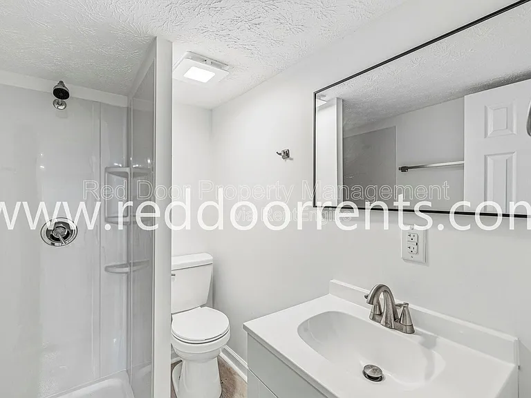 389 N Main St #F — Photo 9