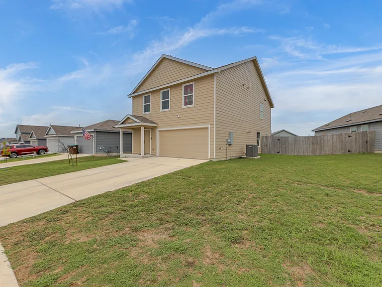 726 Tulsa Trl — Photo 3