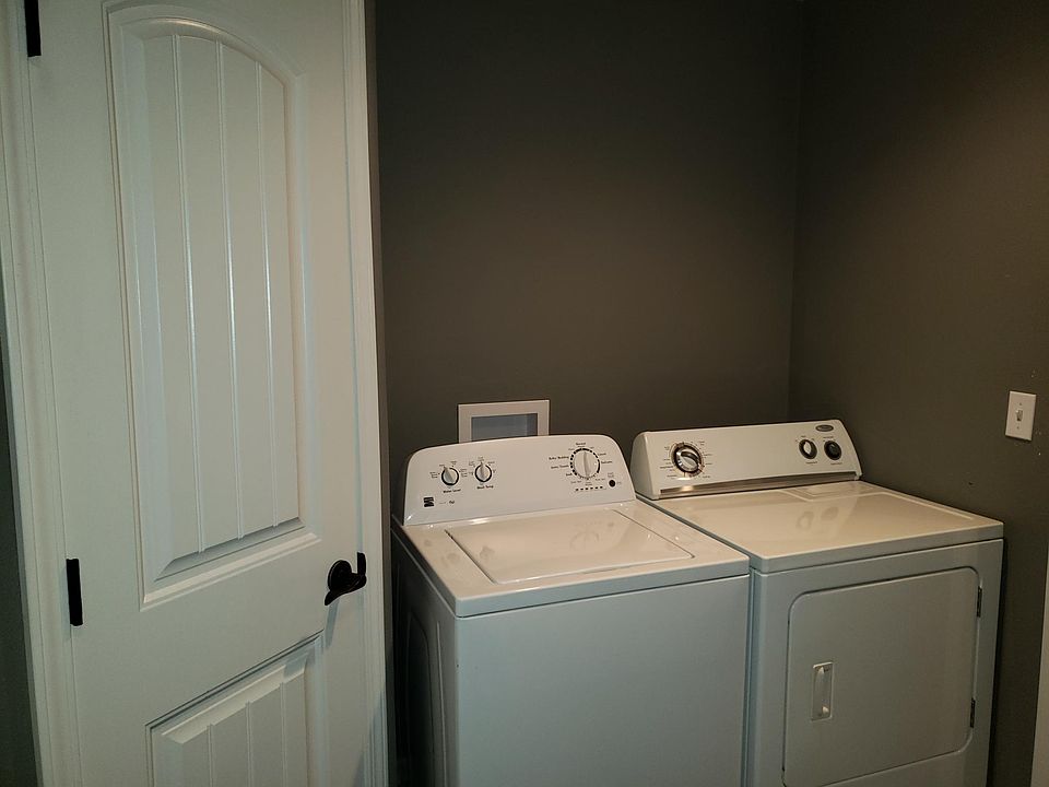 1st image of 147 Ellis Ave