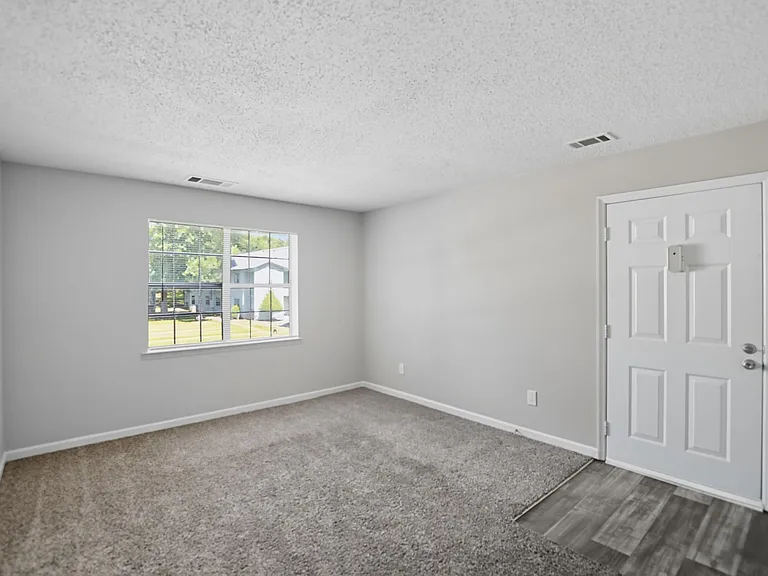 Summer Tree Apartments — Photo 7