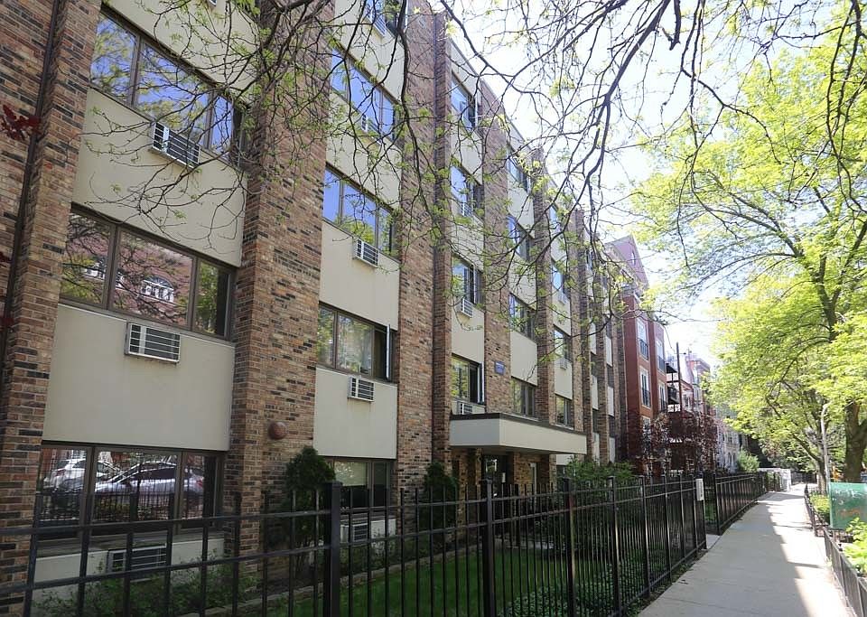1st image of 625 W Wrightwood Ave #815