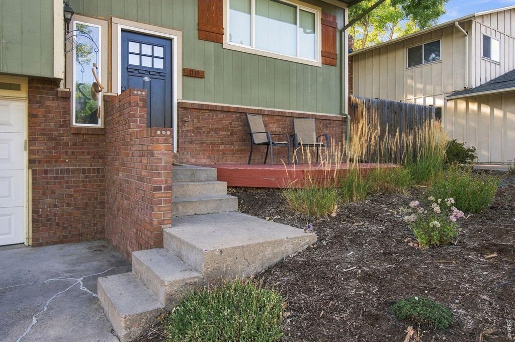 1119 Timber Ln