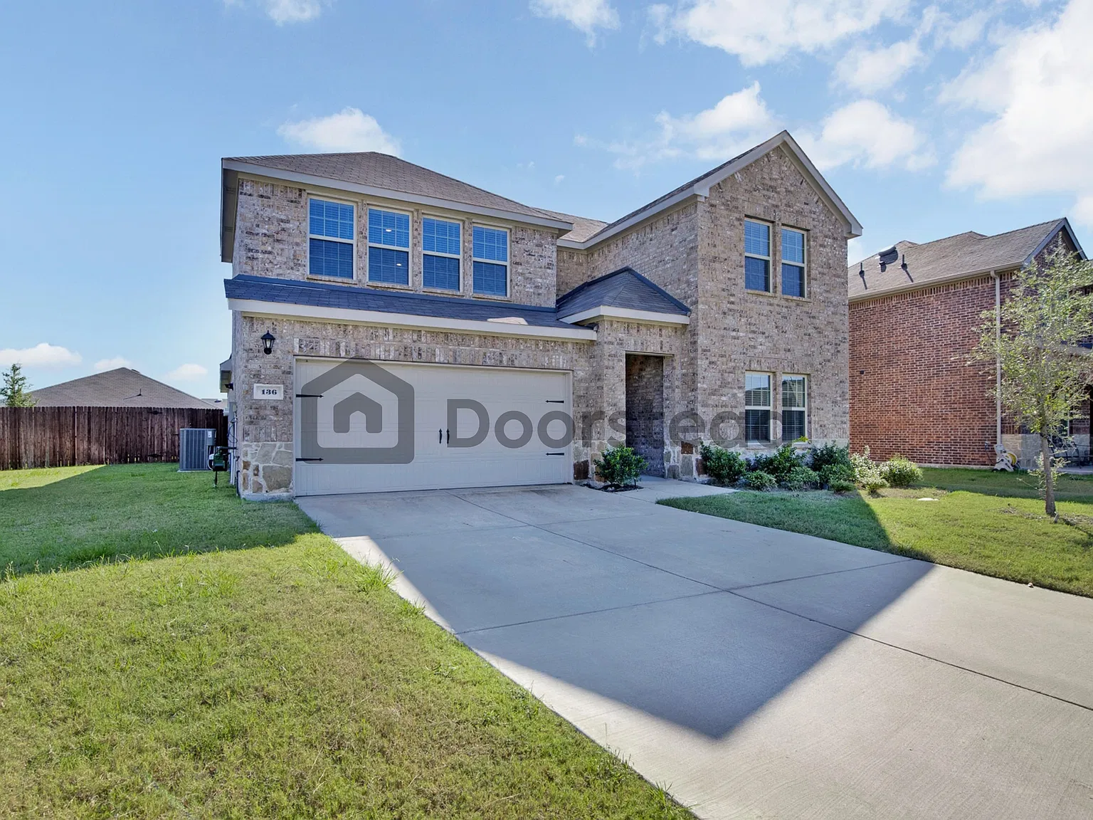 4 bed, 3.0 bath, 2596 sqft, $3,300 — Photo 2