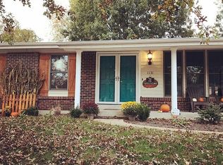 1131 Villaview Dr, Ballwin, MO