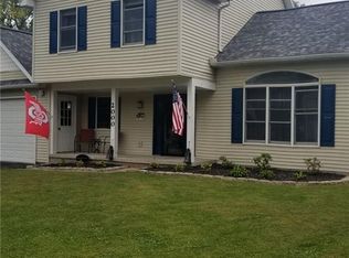 2000 Edgemere Dr, Rochester, NY 14612