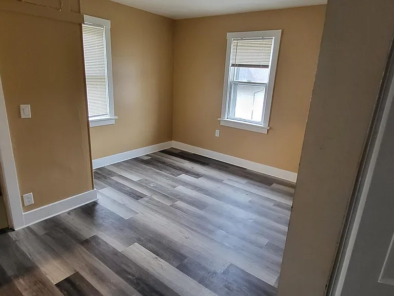 1206 Lewis Ave — Photo 8