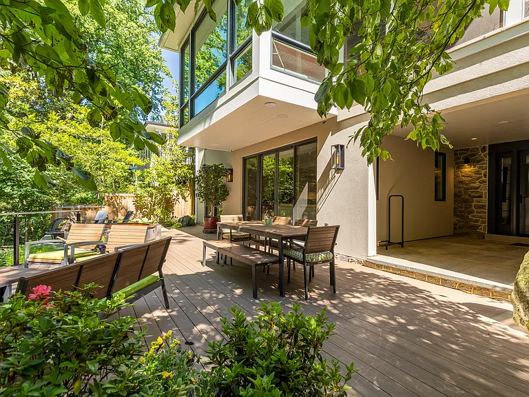 2952 Macomb St NW — Photo 43