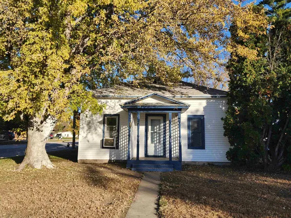 222 Kelsey St, Gibbon, NE 68840