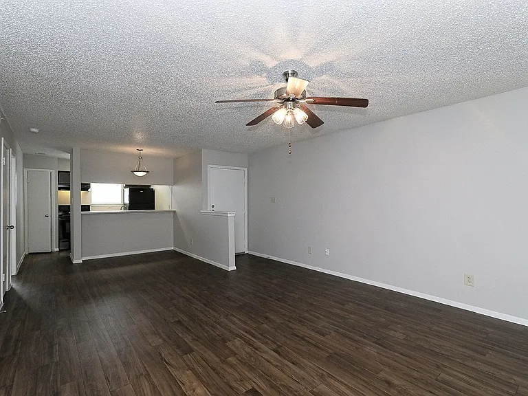 City Crest Apartments — Photo 156