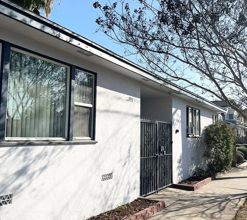 1970 Henderson Ave