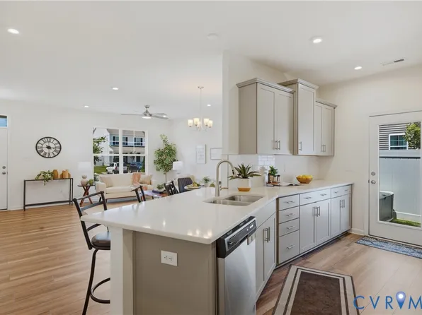 8272 Scott Commons Dr, Richmond, VA 23227