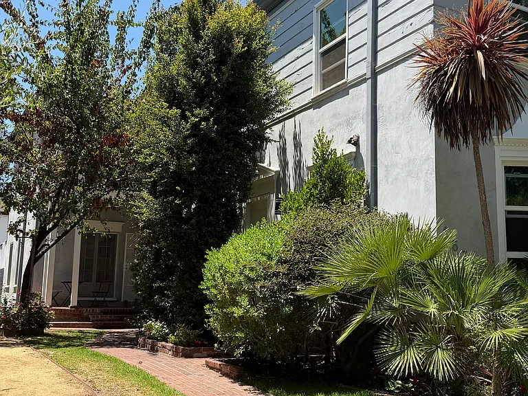 163 N La Peer Dr #C — Photo 3