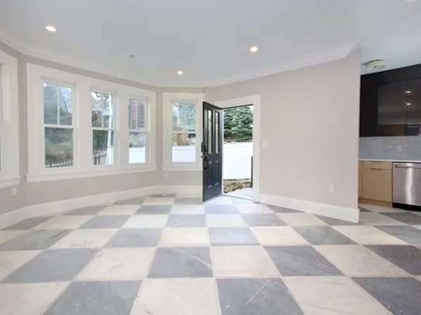 13 Lanark Rd #2, Brookline, MA 02445
