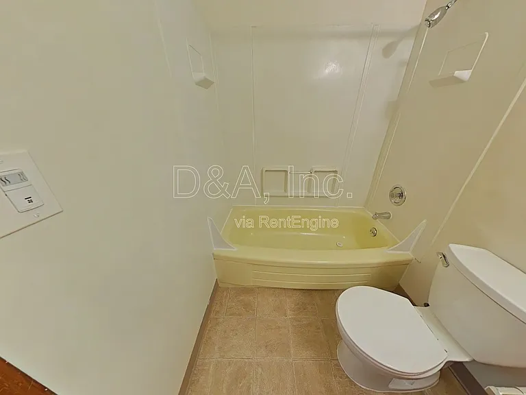 111 NW 11th St #104 — Photo 11