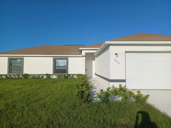 902 NE 2nd Pl, Cape Coral, FL 33909