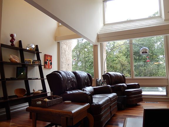 5th image of 3949 Riverview Dr