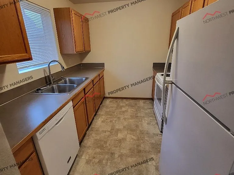 1107 Woodland Ave — Photo 6