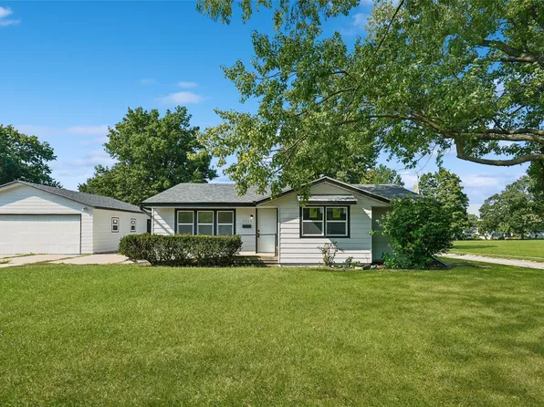 2928 E 40th St, Des Moines, IA 50317