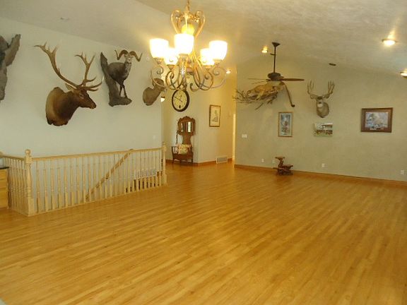 5th image of 8 Country Hills Dr