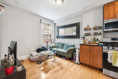 12 Foster St Photo 1