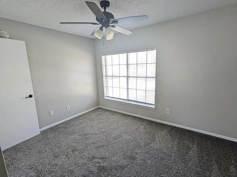 5639 Windsong Trl — Photo 16