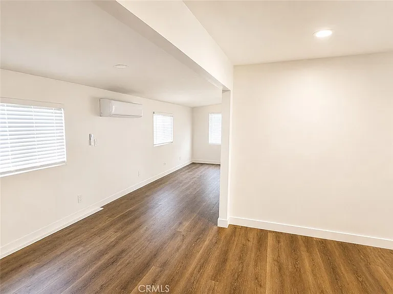 11151 Duncan Ave — Photo 10