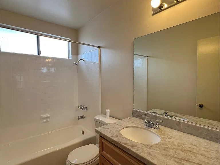 535 E Hazel St #6 — Photo 11