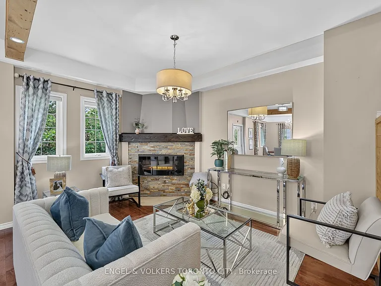 774 Churchill Ln — Photo 15