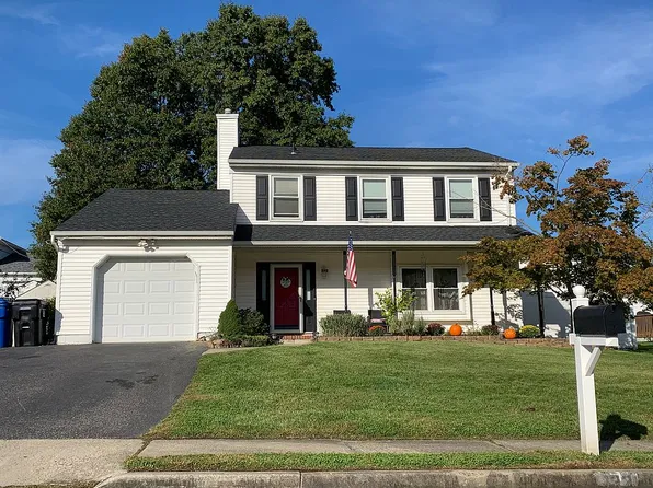 132 Seabird Ln, Belford, NJ 07718
