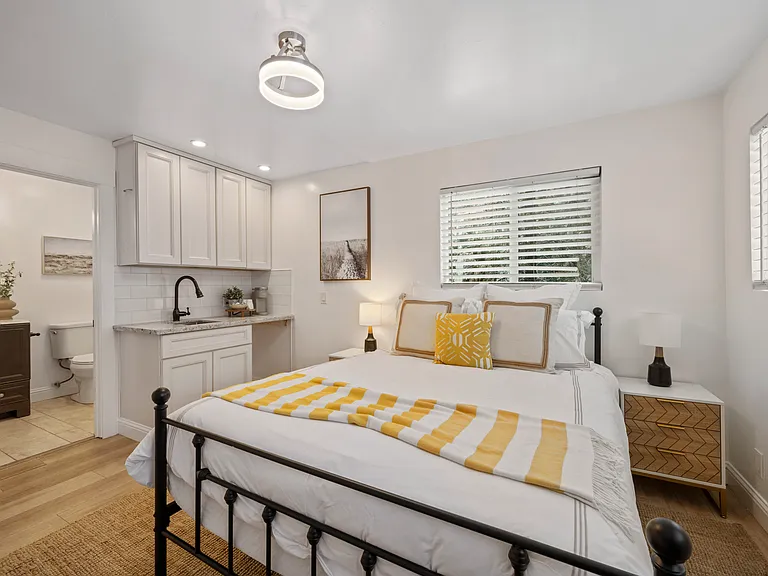 6614 Ridgeway Dr #C — Photo 1