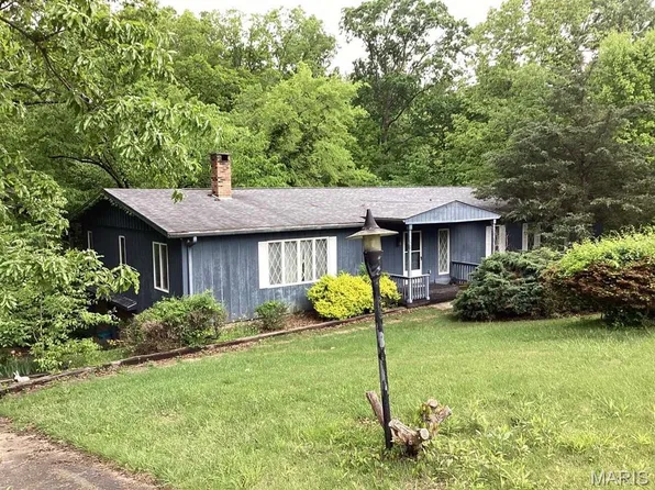 425 Heritage Rd, Carbondale, IL 62903