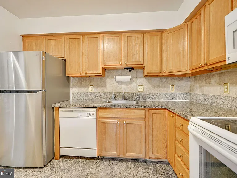 6060 Hollow Knoll Ct — Photo 10