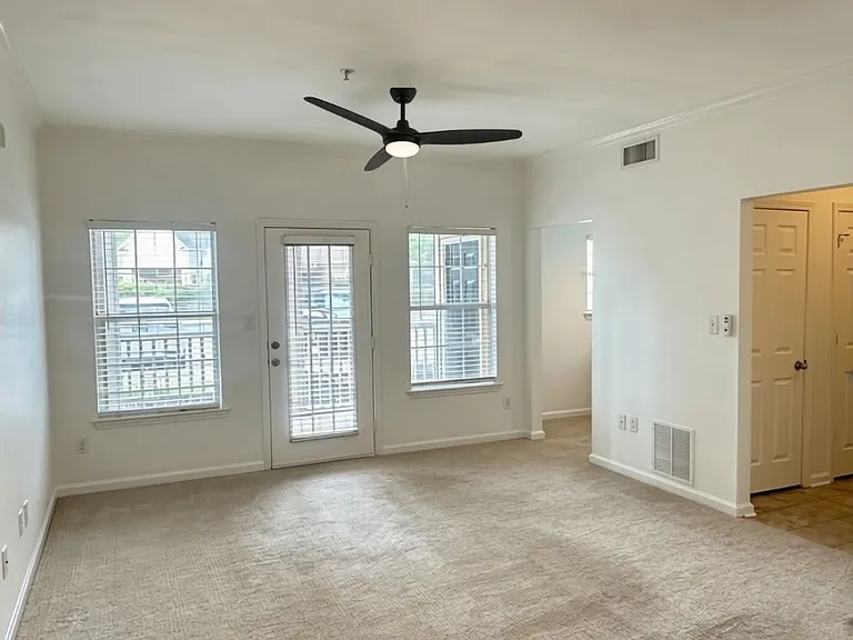 1104 Walden Park Dr — Photo 11