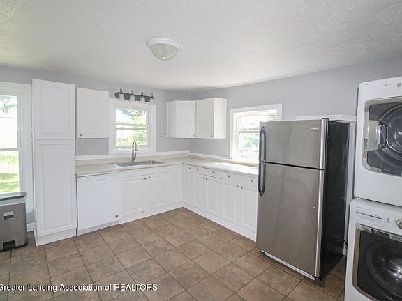 4th image of 446 N Sheldon St