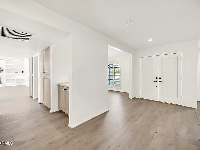 10224 N 82nd St — Photo 10