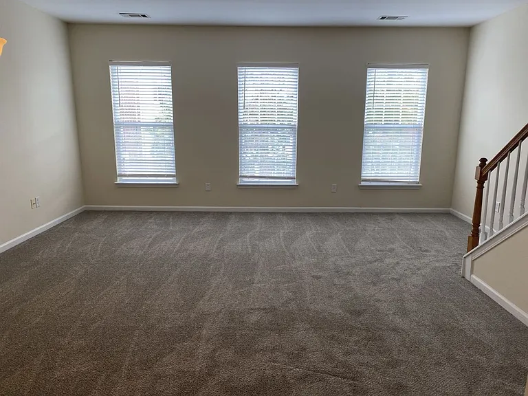10020 Kings Parade Blvd — Photo 5