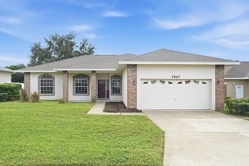 3 bed, 2.0 bath, 2049 sqft, $1,980 — Photo 1