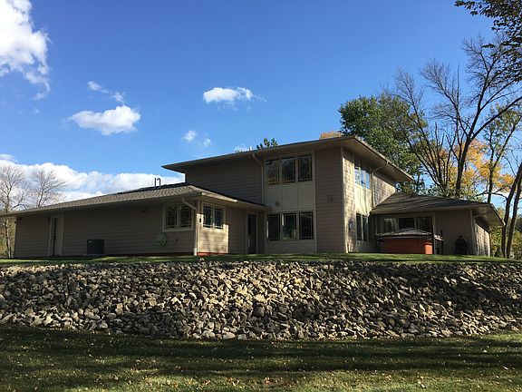 3rd image of 3315 Lakeshore Dr