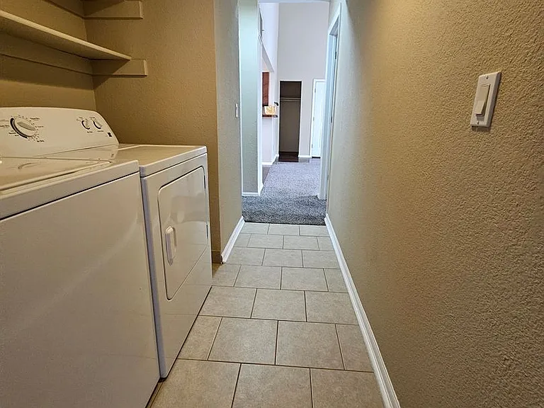 460 S Fenton St — Photo 72
