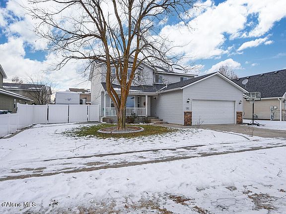 3rd image of 1321 N Marcasite Ct