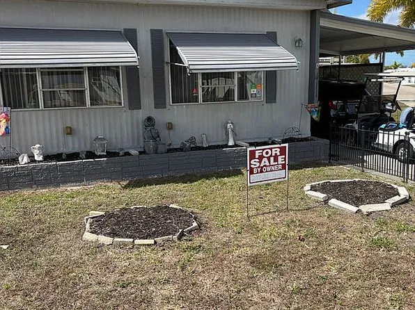 411 Zeeland St, North Fort Myers, FL 33903