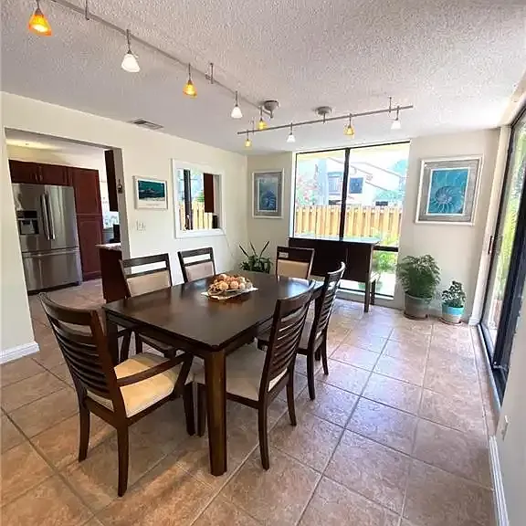 5705 Fox Hollow Dr — Photo 4