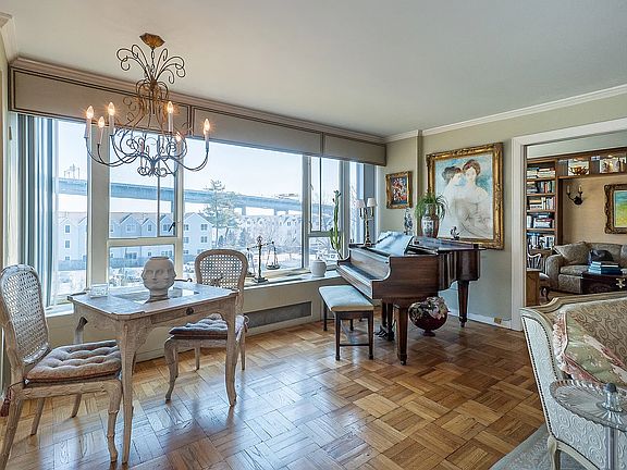 4th image of 166-25 Powells Cove Blvd #3-H