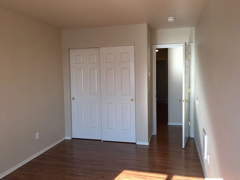 1235 SW 27th St — Photo 13