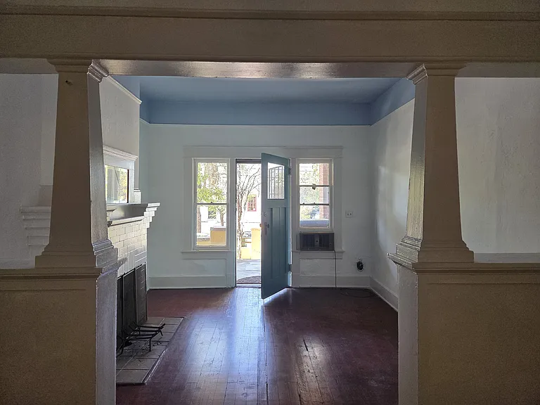 209 W Simpson St — Photo 2