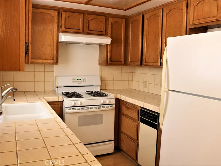 2006 Mathews Ave #B — Photo 6