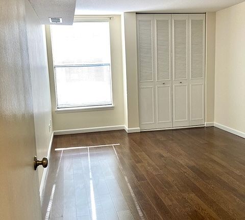 5th image of 32 Shrewsbury Green Dr Unit G